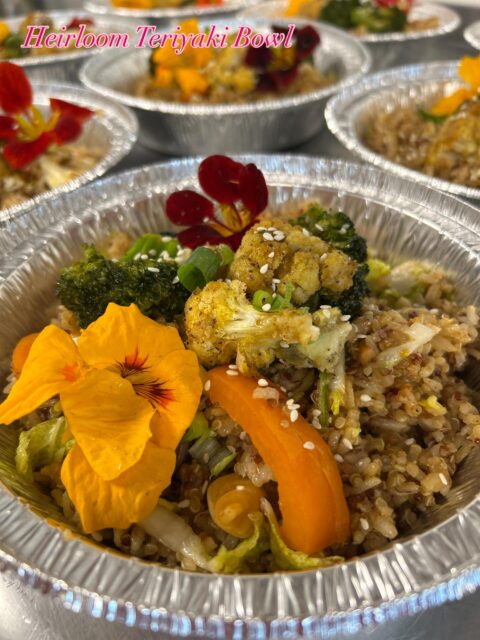 Beautiful food for Beautiful people ✨ Many fresh local meals available in our cooler this week 🌱