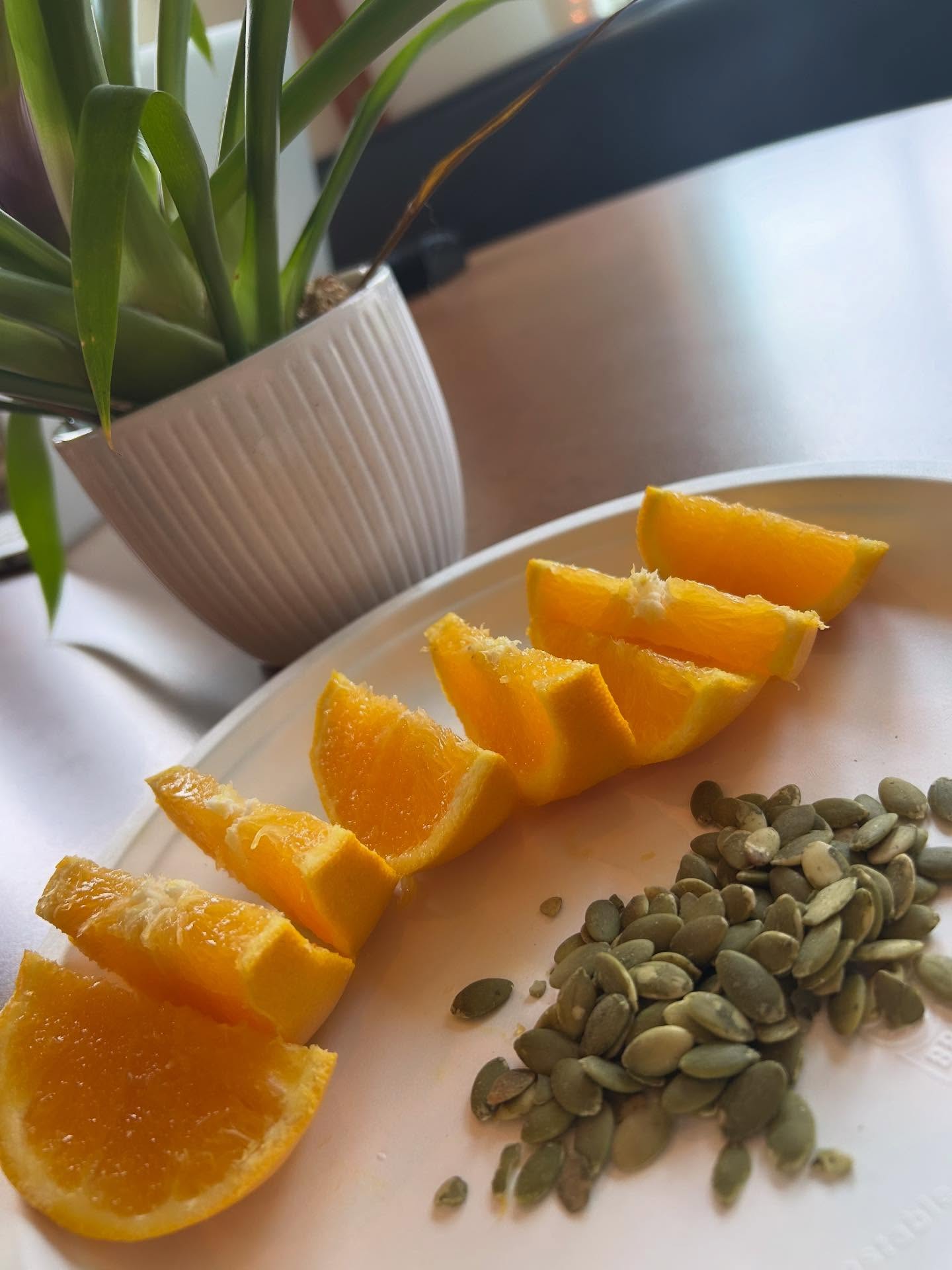 Power Houses - Organic Oranges and Sprouted Organic Pumpkin Seeds 

Zinc (Immune health, DNA repair, wound healing, reduces and prevents grey hair *Also Copper*)

Vitamin C and Vitamin E (Skin and bone health, antioxidants, cognitive Health)

Potassium and Magnesium (2 of the most important minerals on Earth)🌍 

Nitric Oxide (Youthfulness and so much more)

As a pair the high Vitamin C content in oranges assists in the absorption of the Iron in Pumpkin Seeds, Iron being vital in the transporting of Oxygen through out the beautiful human body! #withlove #fromtheinsideout