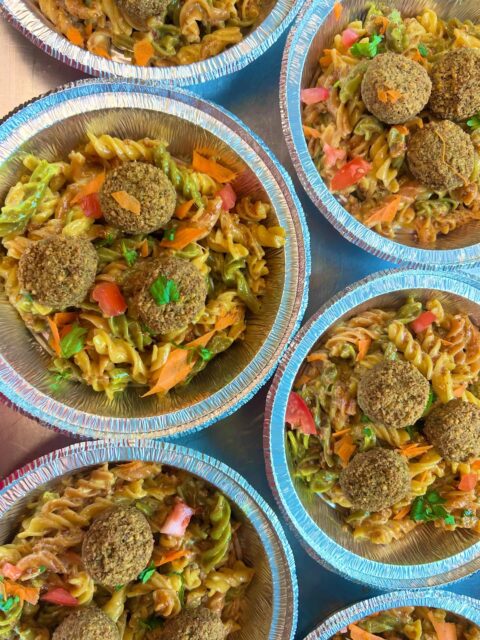 Cauliflower pasta & falafels (GF) 🌱✨
Available in our cooler today